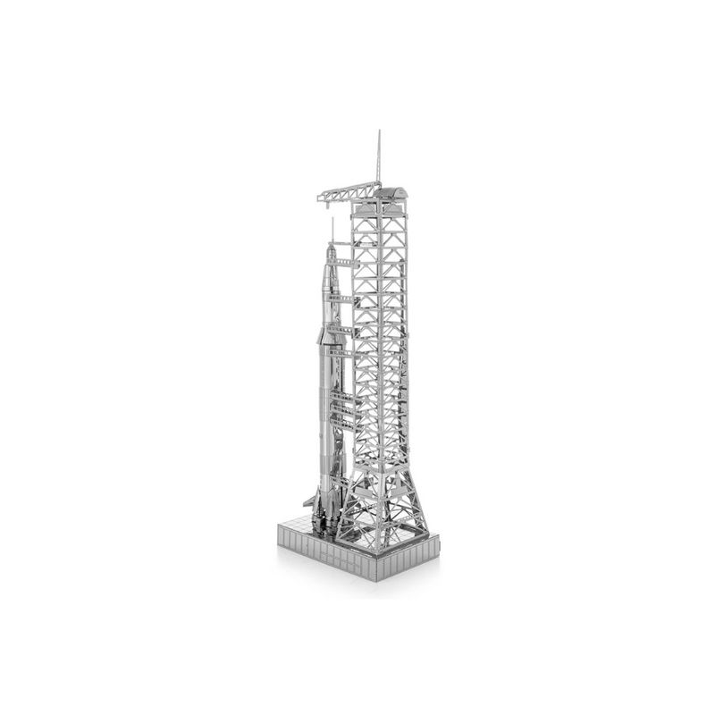 FASCINATIONS-Apollo-saturn-V-with-Gantry-600-10509