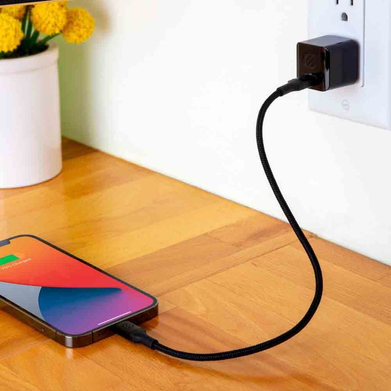 SCOSCHE-Cargador-rapido-USB-C-Mini-Cube-PowerVolt-de-20-W-290-9102