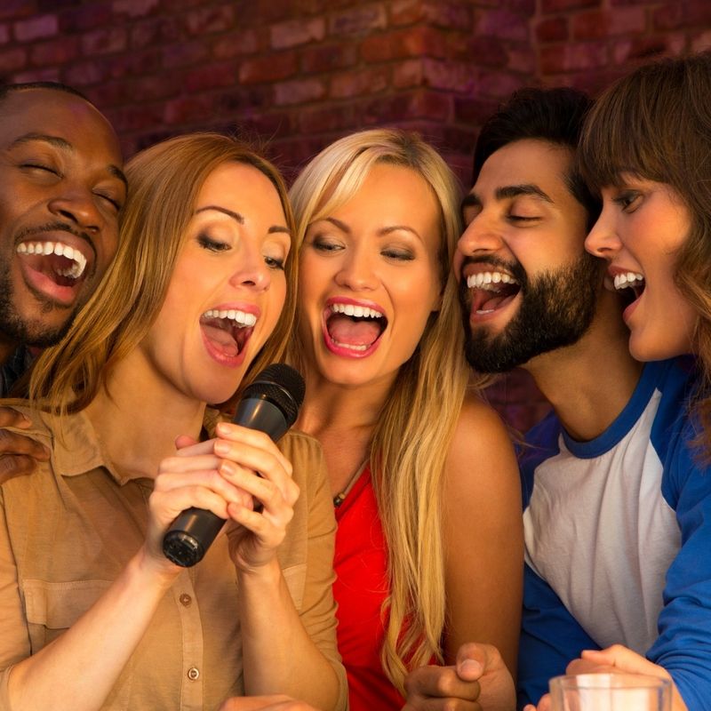 NAXA-Kit-de-2-microfonos-inalambricos-ideal-para-karaoke-eventos-y-ceremonias-420-8109