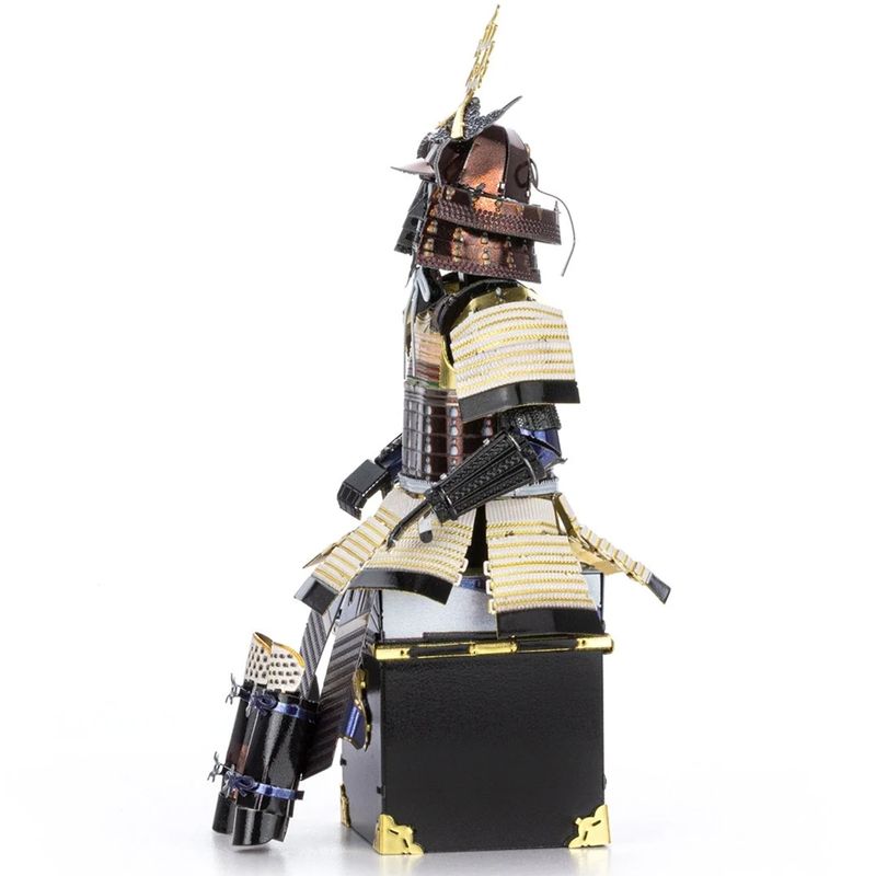 FASCINATIONS-Armadura-samurai-Naoe-Kanetsugu-600-10359