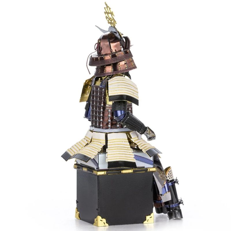 FASCINATIONS-Armadura-samurai-Naoe-Kanetsugu-600-10359