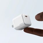 USAMS Cargador Rápido de 30W Tipo-C color blanco - Adaptador Compacto y Elegante 290-9139