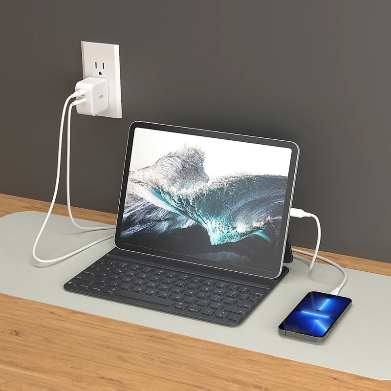 J5 Cargador Rápido USB J5create JUP2440 de 4 Puertos con Power Delivery 290-1144