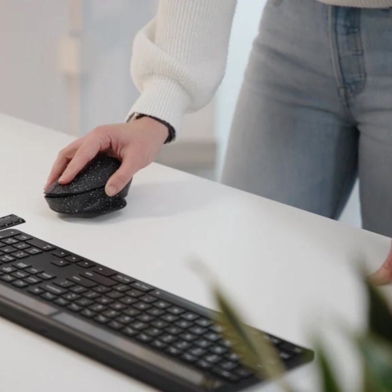 TARGUS Mouse Ergonómico Targus ErgoFlip EcoSmart, Ambidiestro y Ecológico 260-1476