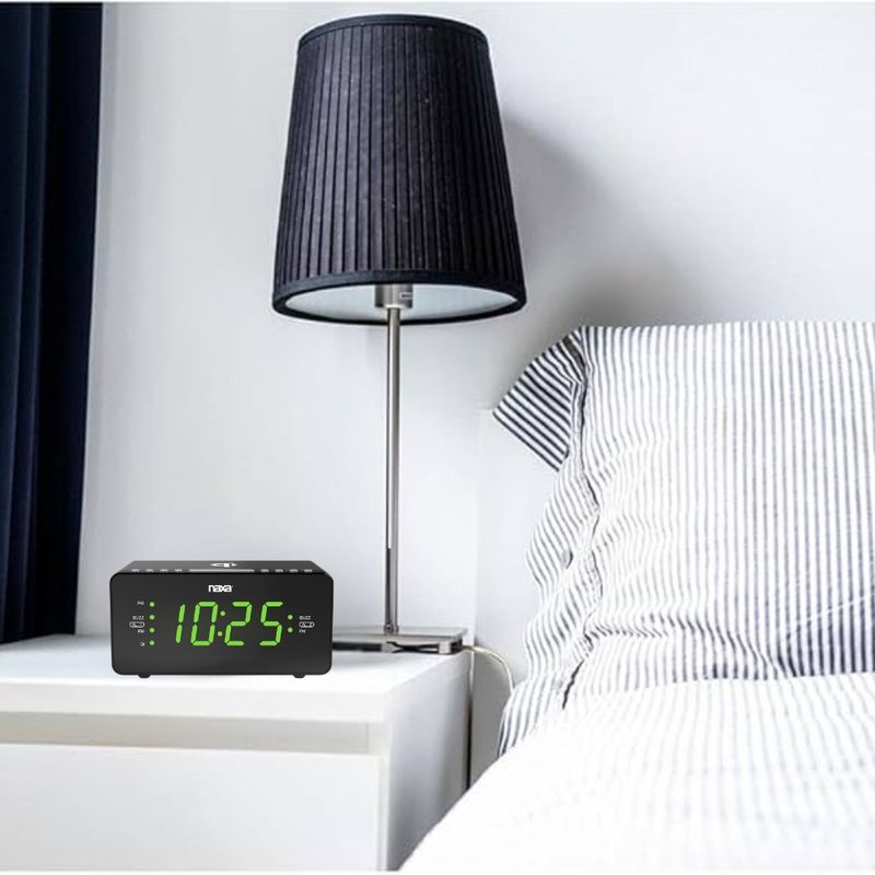 NAXA Reloj Despertador Dual Naxa con Carga Inalámbrica Qi y Puerto USB 120-3015