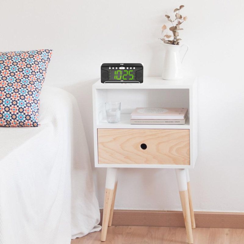 NAXA Radio Reloj Despertador Dual Naxa con Carga Inalámbrica Qi y Puerto USB 120-3014