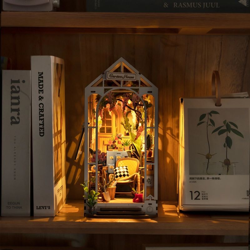 ROKR Holiday Garden House Casa Miniatura 3D de Madera con Jardín y Luz LED 600-1540